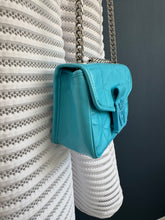 Lade das Bild in den Galerie-Viewer, MCM TRAVIA BAG