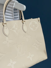 Lade das Bild in den Galerie-Viewer, LOUIS VUITTON ONTHEGO GM EMPREINTE