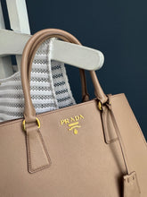 Lade das Bild in den Galerie-Viewer, PRADA BAG