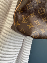 Lade das Bild in den Galerie-Viewer, LOUIS VUITTON SULLY MM