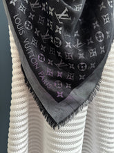 Lade das Bild in den Galerie-Viewer, LOUIS VUITTON MONOGRAM SHINE TUCH