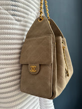 Lade das Bild in den Galerie-Viewer, CHANEL 25 SMALL WILDLEDER