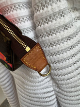 Lade das Bild in den Galerie-Viewer, LOUIS VUITTON POCHETTE ACCESSOIRES