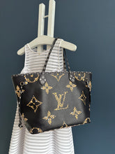 Lade das Bild in den Galerie-Viewer, LOUIS VUITTON NEVERFULL JUNGLE