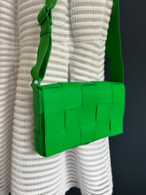 Lade das Bild in den Galerie-Viewer, BOTTEGA VENETA CASSETTE