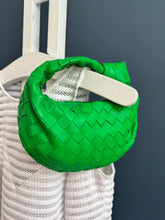 Lade das Bild in den Galerie-Viewer, BOTTEGA VENETA MINI JODIE