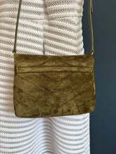 Lade das Bild in den Galerie-Viewer, YSL LOULOU TOY