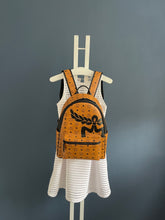 Lade das Bild in den Galerie-Viewer, MCM STARK MEGA LAUREL