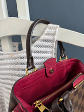 Lade das Bild in den Galerie-Viewer, LOUIS VUITTON BRITTANY