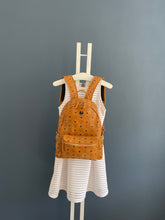 Lade das Bild in den Galerie-Viewer, MCM STARK LARGE RUCKSACK