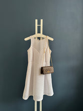 Lade das Bild in den Galerie-Viewer, LOUIS VUITTON LILY WOC