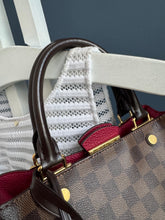 Lade das Bild in den Galerie-Viewer, LOUIS VUITTON BRITTANY