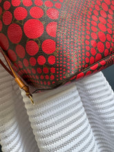 Lade das Bild in den Galerie-Viewer, LOUIS VUITTON NEVERFULL MM YOYOI KUSAMA