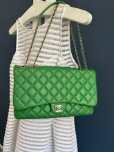 Lade das Bild in den Galerie-Viewer, CHANEL CLASSIC FLAP