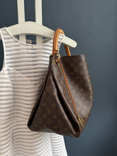 Lade das Bild in den Galerie-Viewer, LOUIS VUITTON ARTSY MM