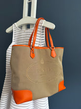 Lade das Bild in den Galerie-Viewer, PRADA CANAPA SHOPPER