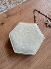 Lade das Bild in den Galerie-Viewer, LOUIS VUITTON SCHNEEFLOCKE