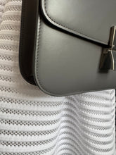 Lade das Bild in den Galerie-Viewer, CÉLINE BOX