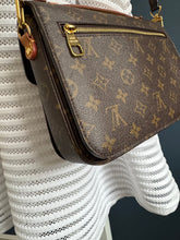 Lade das Bild in den Galerie-Viewer, LOUIS VUITTON MÉTIS