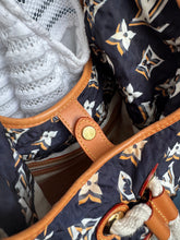 Lade das Bild in den Galerie-Viewer, LOUIS VUITTON BULLES MM