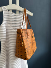 Lade das Bild in den Galerie-Viewer, MCM SHOPPER MEDIUM
