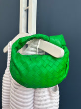 Lade das Bild in den Galerie-Viewer, BOTTEGA VENETA MINI JODIE