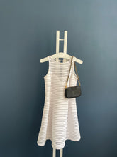 Lade das Bild in den Galerie-Viewer, LOUIS VUITTON MINI POCHETTE EMPREINTE