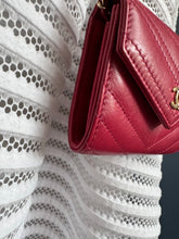 Lade das Bild in den Galerie-Viewer, CHANEL MINI BAG