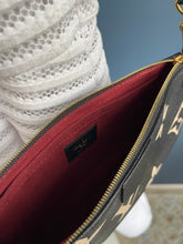 Lade das Bild in den Galerie-Viewer, LOUIS VUITTON POCHETTE BICOLOR