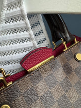 Lade das Bild in den Galerie-Viewer, LOUIS VUITTON BRITTANY