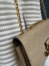 Lade das Bild in den Galerie-Viewer, LOUIS VUITTON MARCEAU