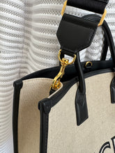 Lade das Bild in den Galerie-Viewer, MCM MÜNCHEN SHOPPER INKL. CLUTCH