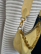 Lade das Bild in den Galerie-Viewer, LOUIS VUITTON OVER THE MOON