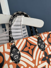 Lade das Bild in den Galerie-Viewer, LOUIS VUITTON ONTHEGO GM CRAFTY