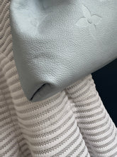 Lade das Bild in den Galerie-Viewer, LOUIS VUITTON BUNDLE