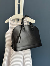 Lade das Bild in den Galerie-Viewer, LOUIS VUITTON ALMA PM