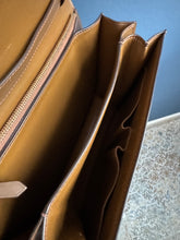 Lade das Bild in den Galerie-Viewer, CÉLINE BOX