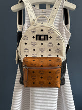 Lade das Bild in den Galerie-Viewer, MCM RUCKSACK MEDIUM