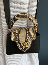 Lade das Bild in den Galerie-Viewer, LOUIS VUITTON MINI CAPUCINES PYTHON