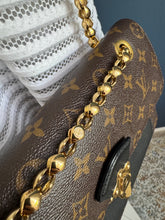 Lade das Bild in den Galerie-Viewer, LOUIS VUITTON VICTOIRE