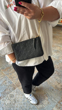 Lade das Bild in den Galerie-Viewer, LOUIS VUITTON DOUBLE ZIP POCHETTE