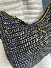 Lade das Bild in den Galerie-Viewer, PRADA RE-EDITION 2005 BAG