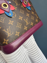 Lade das Bild in den Galerie-Viewer, LOUIS VUITTON ALMA BB LOVE BIRDS