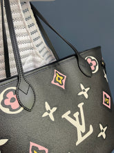 Lade das Bild in den Galerie-Viewer, LOUIS VUITTON NEVERFULL GIANT WILD AT HEART