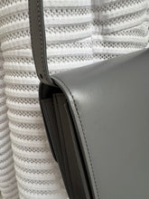 Lade das Bild in den Galerie-Viewer, CÉLINE BOX