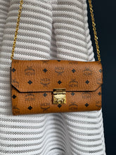 Lade das Bild in den Galerie-Viewer, MCM MILLIE BAG