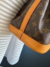 Lade das Bild in den Galerie-Viewer, LOUIS VUITTON PETIT NOÉ