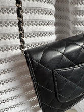 Lade das Bild in den Galerie-Viewer, CHANEL WOC