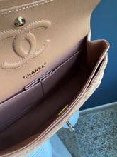 Lade das Bild in den Galerie-Viewer, CHANEL DOUBLE FLAP WILDLEDER