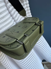 Lade das Bild in den Galerie-Viewer, MCM AREN MASSENGER